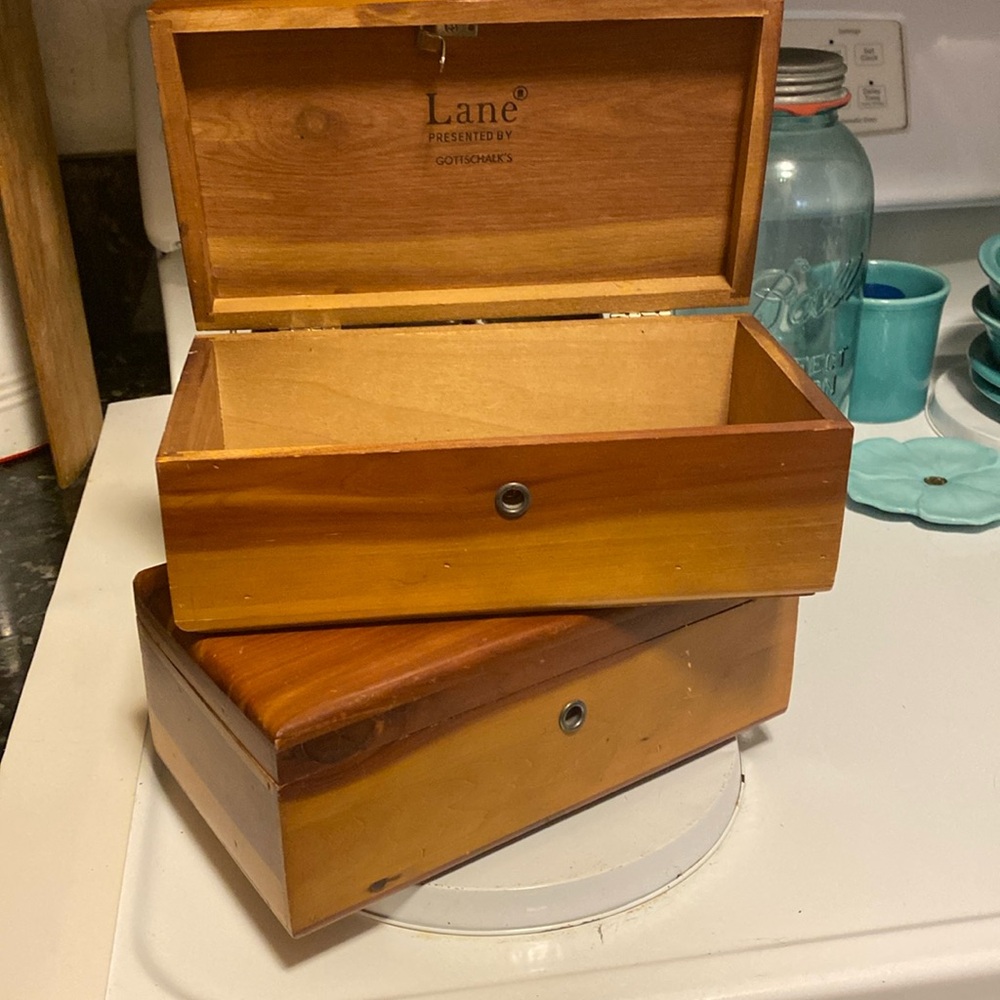 Lane Cedar Jewelry/Trinket/Dresser Top Box